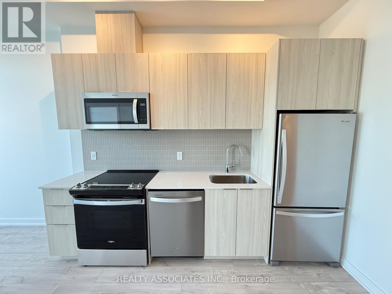 810 - 750 Whitlock Avenue, Milton, Ontario  L9E 2B5 - Photo 4 - W12746850