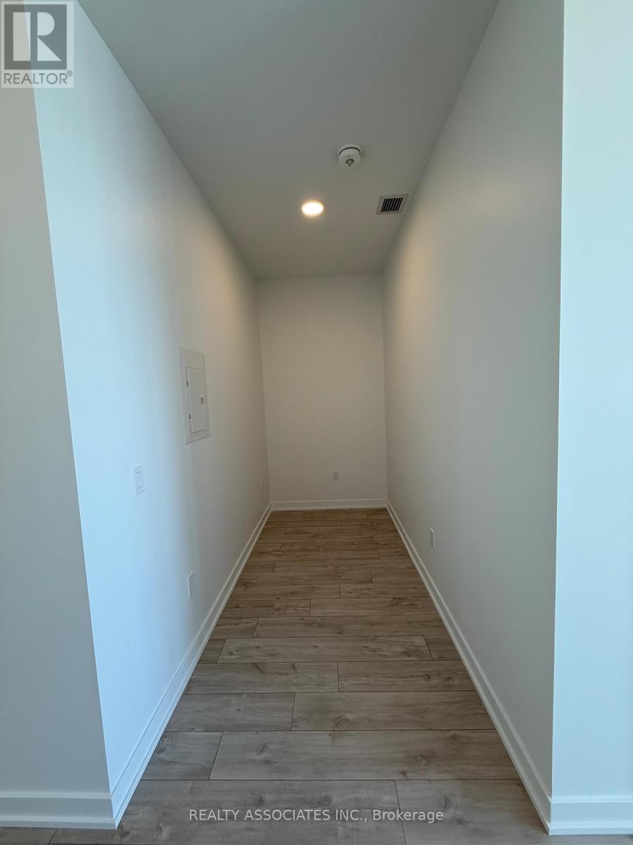 810 - 750 Whitlock Avenue, Milton, Ontario  L9E 2B5 - Photo 7 - W12746850