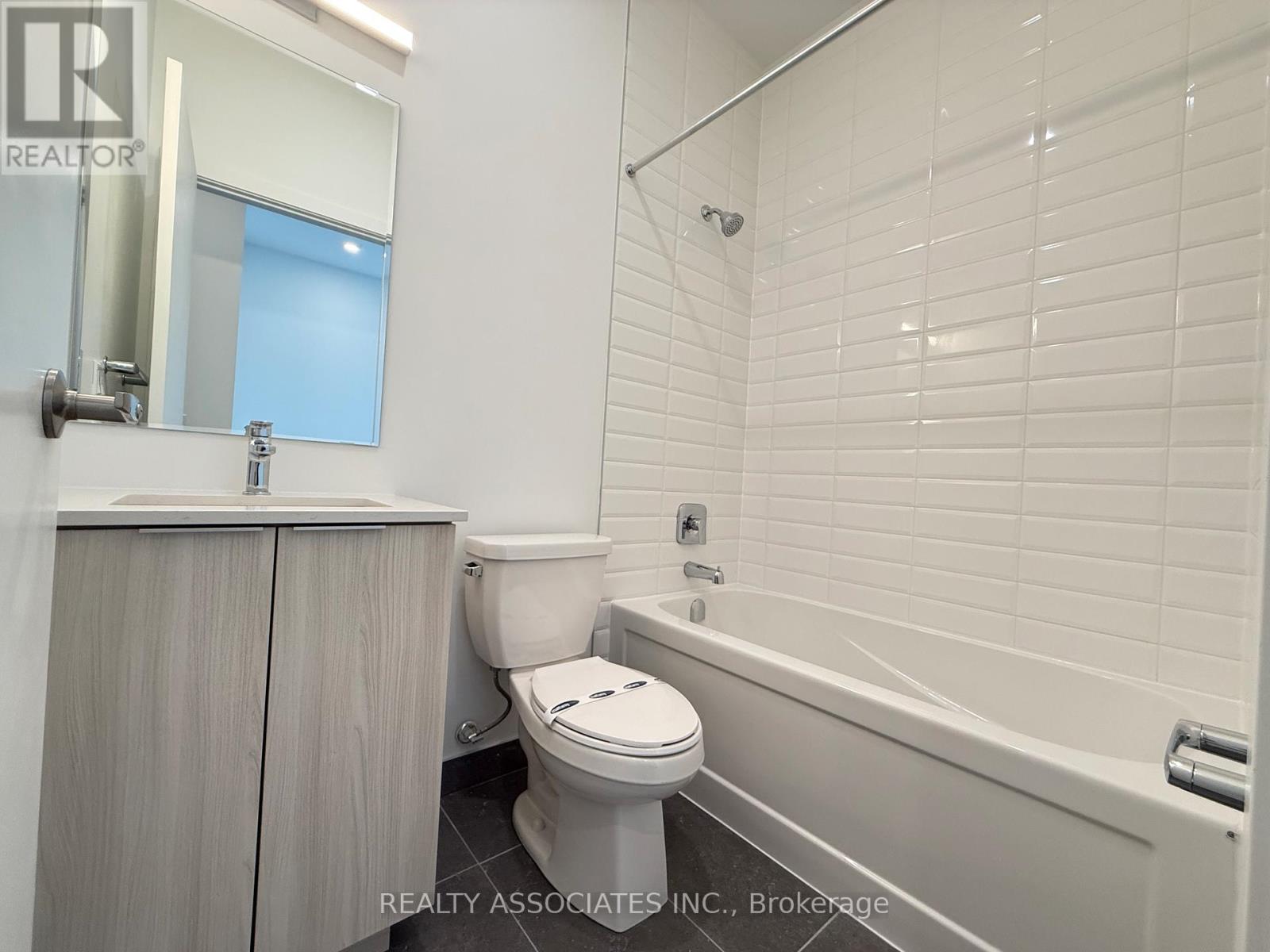 810 - 750 Whitlock Avenue, Milton, Ontario  L9E 2B5 - Photo 8 - W12746850