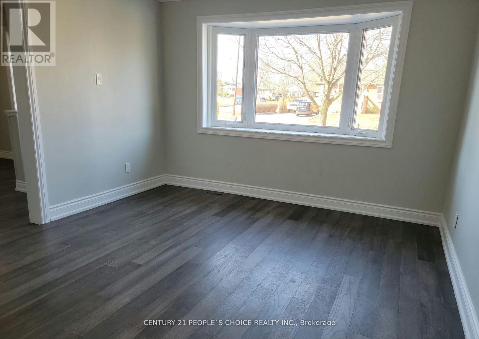 1482 Fisher Avenue, Burlington, Ontario  L7P 2L8 - Photo 4 - W12746860