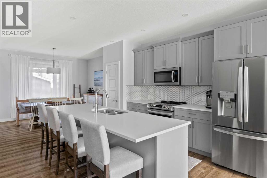 837 West Lakeview Drive, Chestermere, Alberta