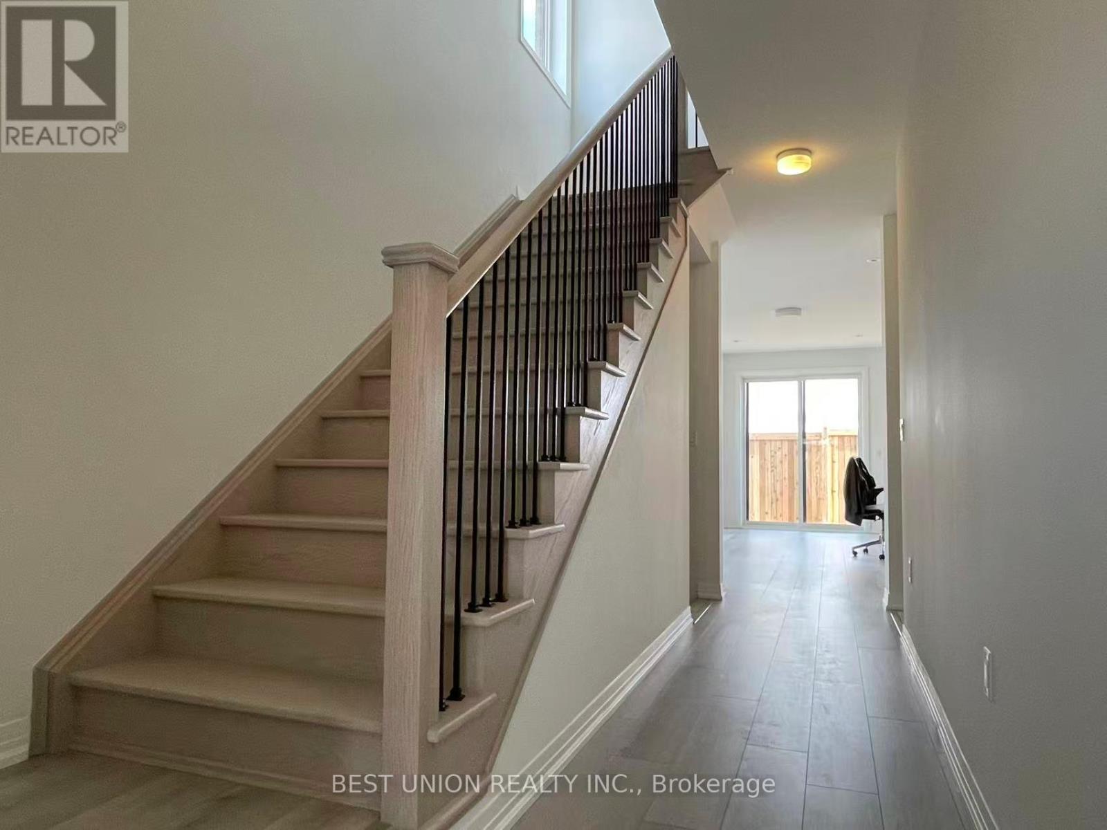 70 Tipp Drive, Richmond Hill, Ontario  L4E 1J3 - Photo 3 - N12746866