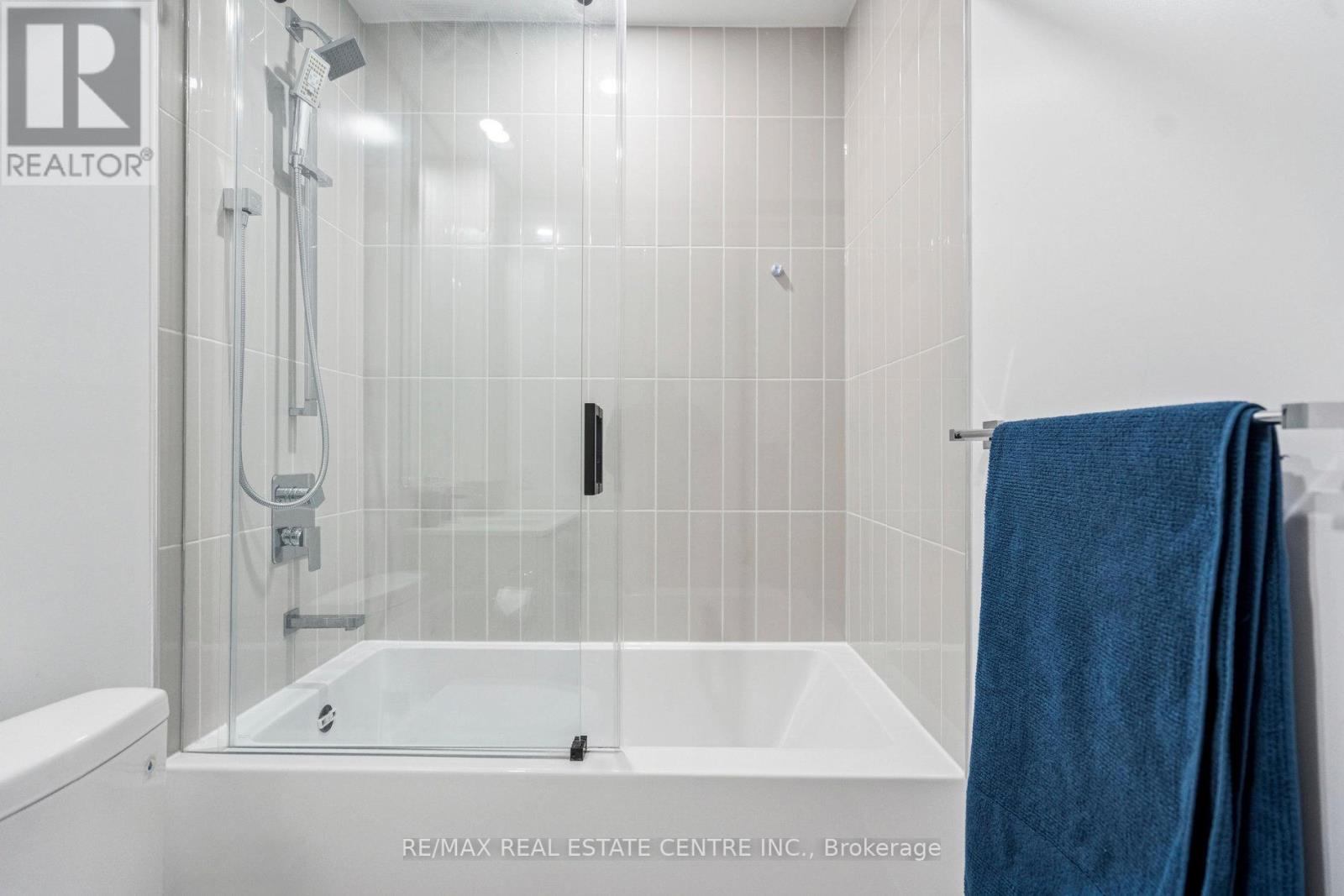 6004 - 3900 Confederation Parkway, Mississauga, Ontario  L5B 0M3 - Photo 21 - W12746876