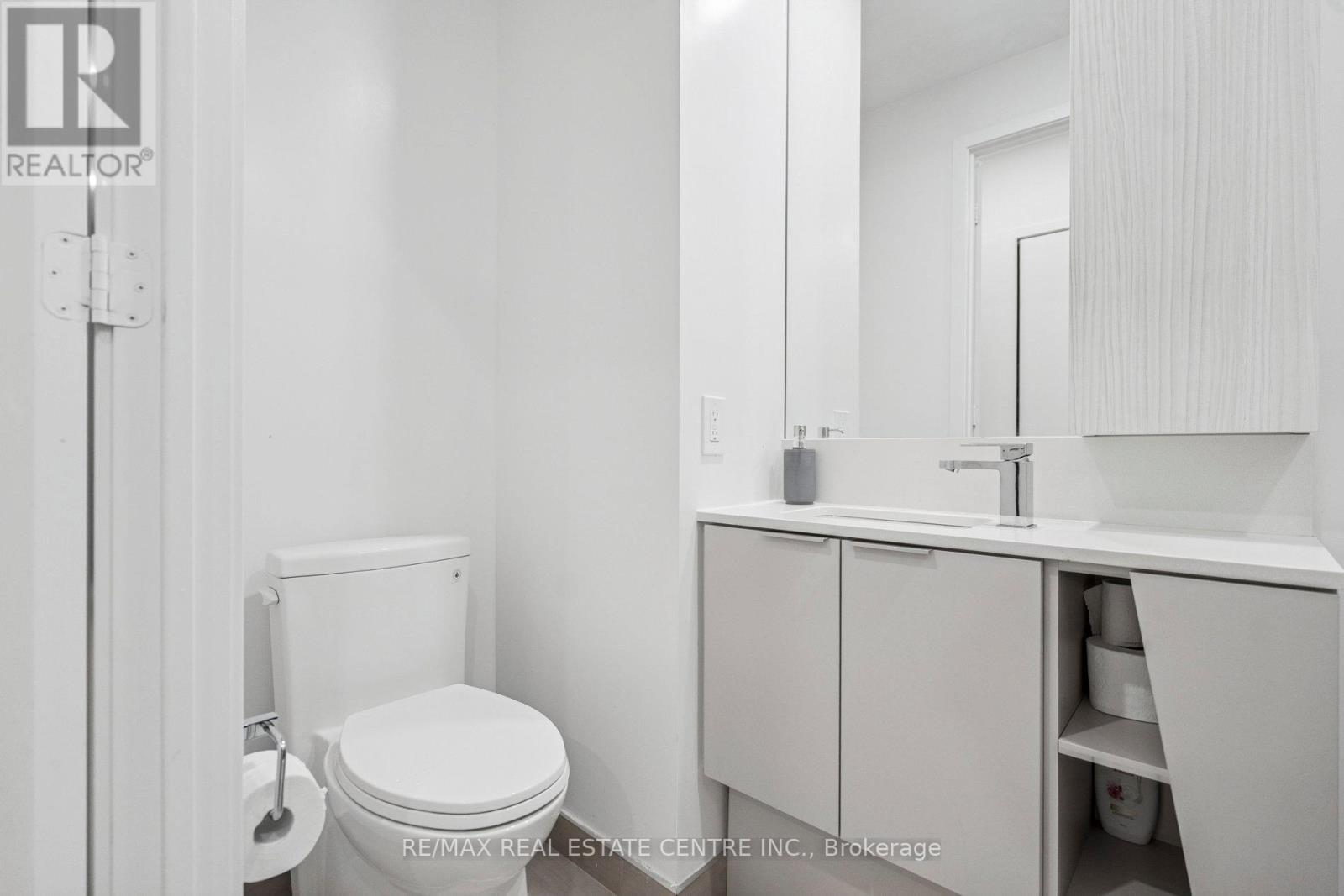 6004 - 3900 Confederation Parkway, Mississauga, Ontario  L5B 0M3 - Photo 24 - W12746876