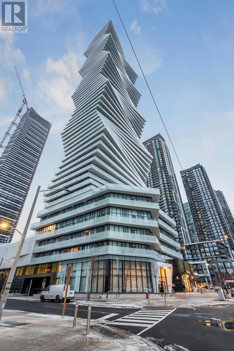 6004 - 3900 Confederation Parkway, Mississauga, Ontario  L5B 0M3 - Photo 3 - W12746876