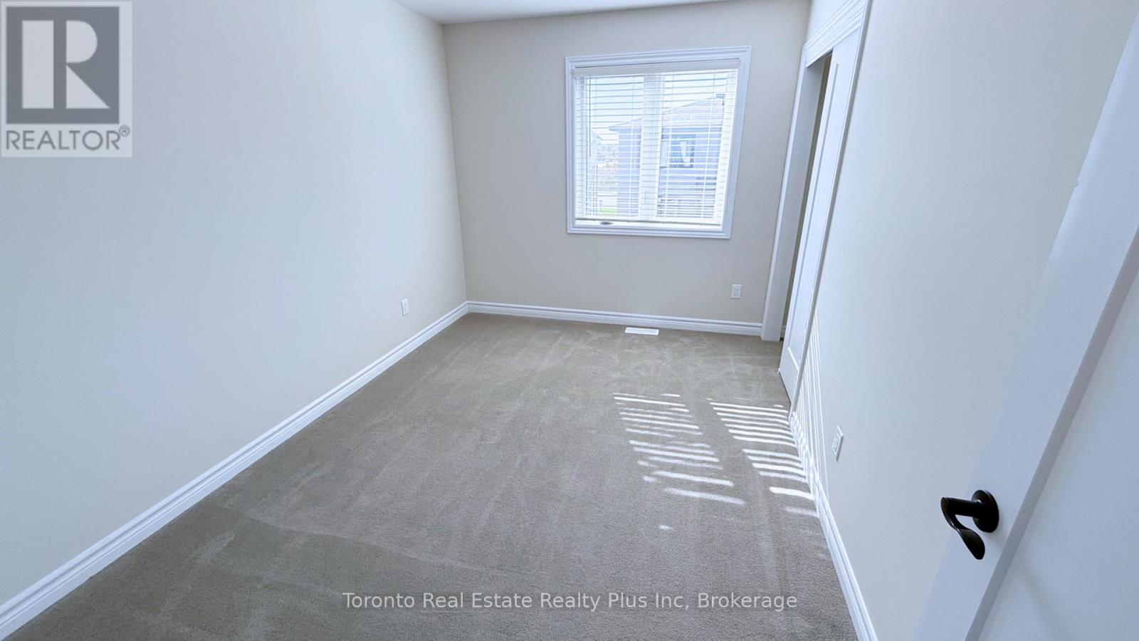 90 Nepeta Crescent, Ottawa, Ontario  K1T 0S6 - Photo 15 - X12746142