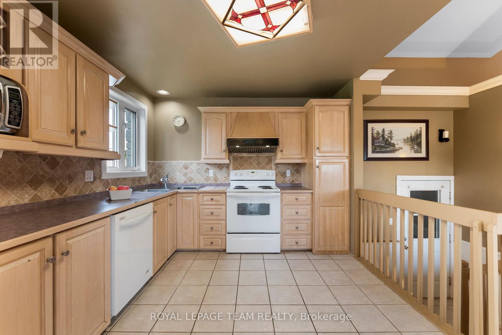 37 Rapid Road, Whitewater Region, Ontario  K0J 2L0 - Photo 15 - X12389658