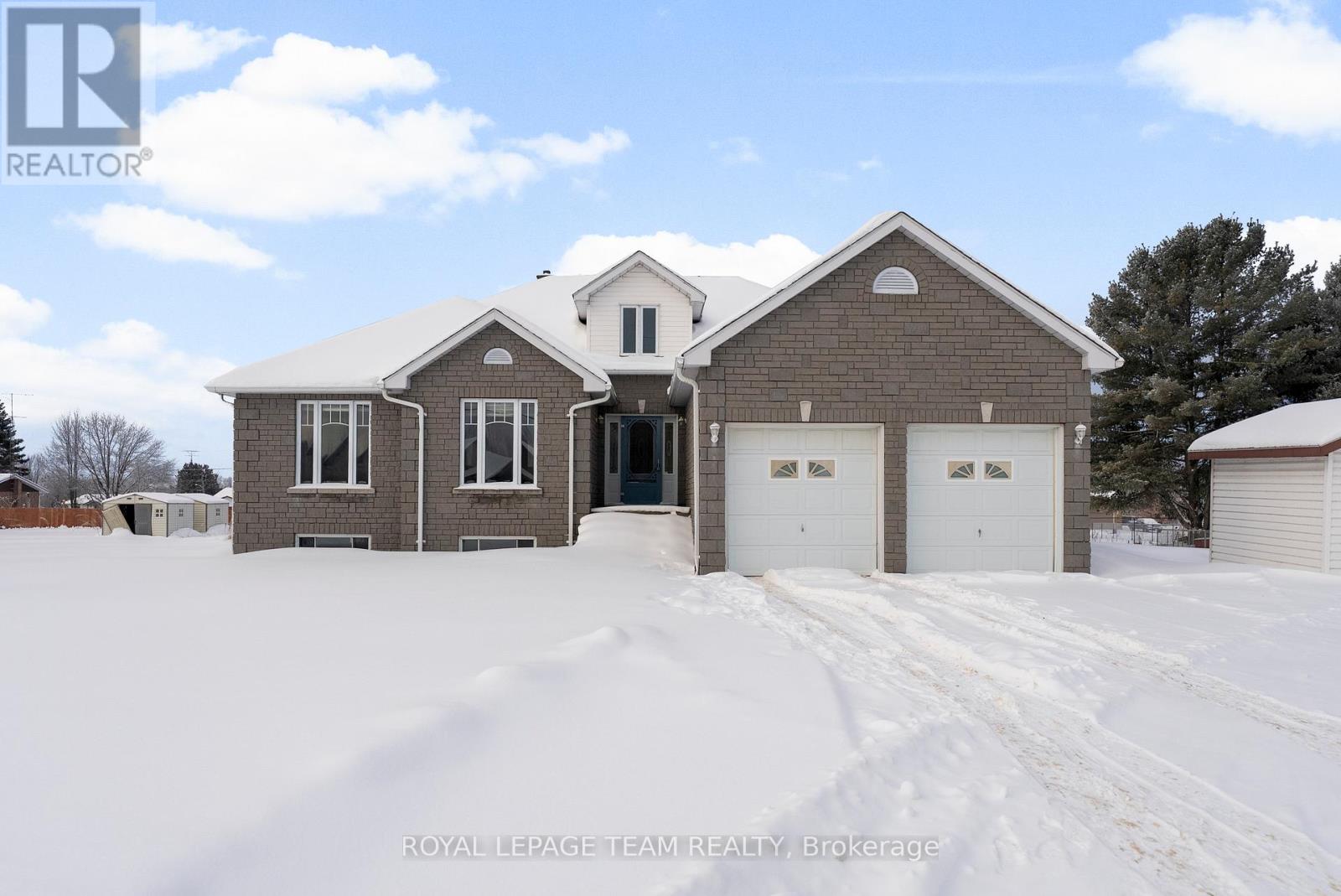 37 RAPID ROAD, Whitewater Region, Ontario