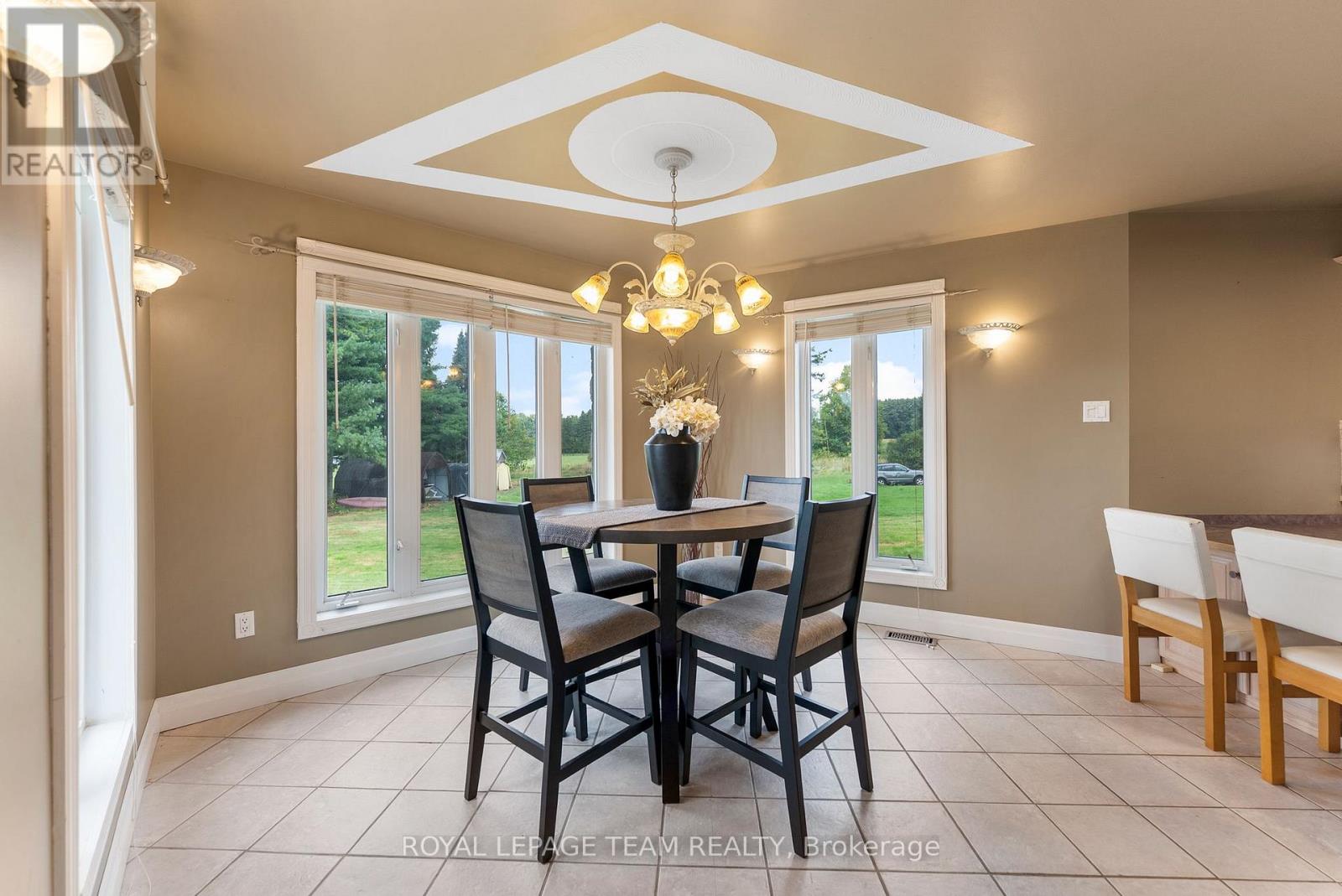 37 Rapid Road, Whitewater Region, Ontario  K0J 2L0 - Photo 12 - X12389658