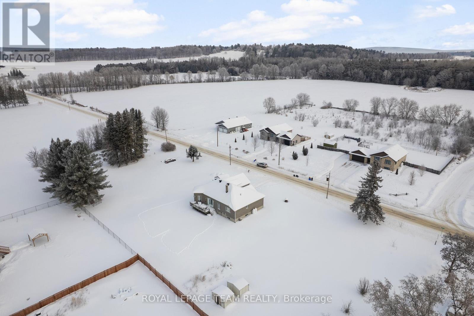 37 Rapid Road, Whitewater Region, Ontario  K0J 2L0 - Photo 33 - X12389658