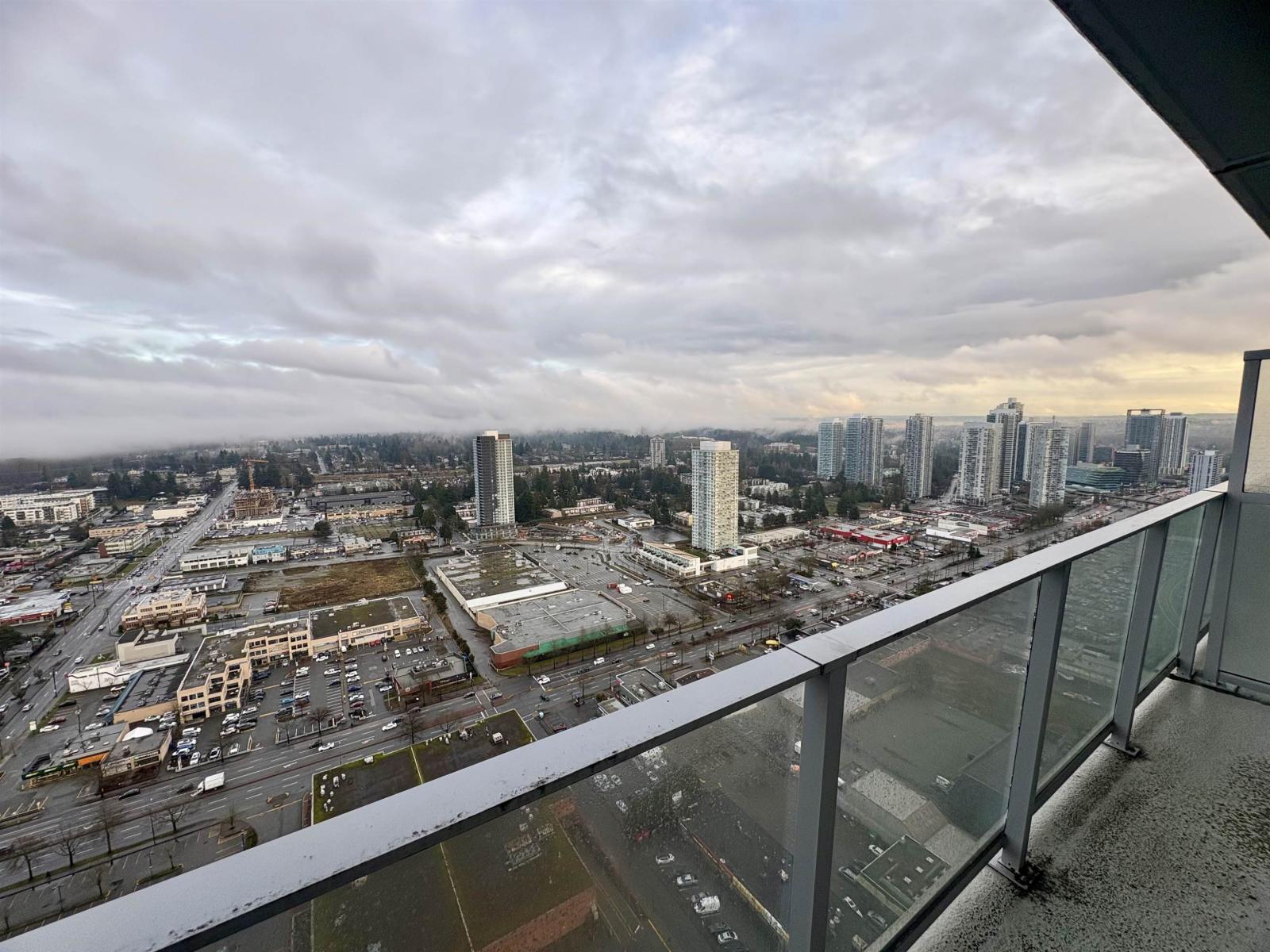 3803 13495 Central Avenue, Surrey, British Columbia  V3T 0K2 - Photo 2 - R3072801