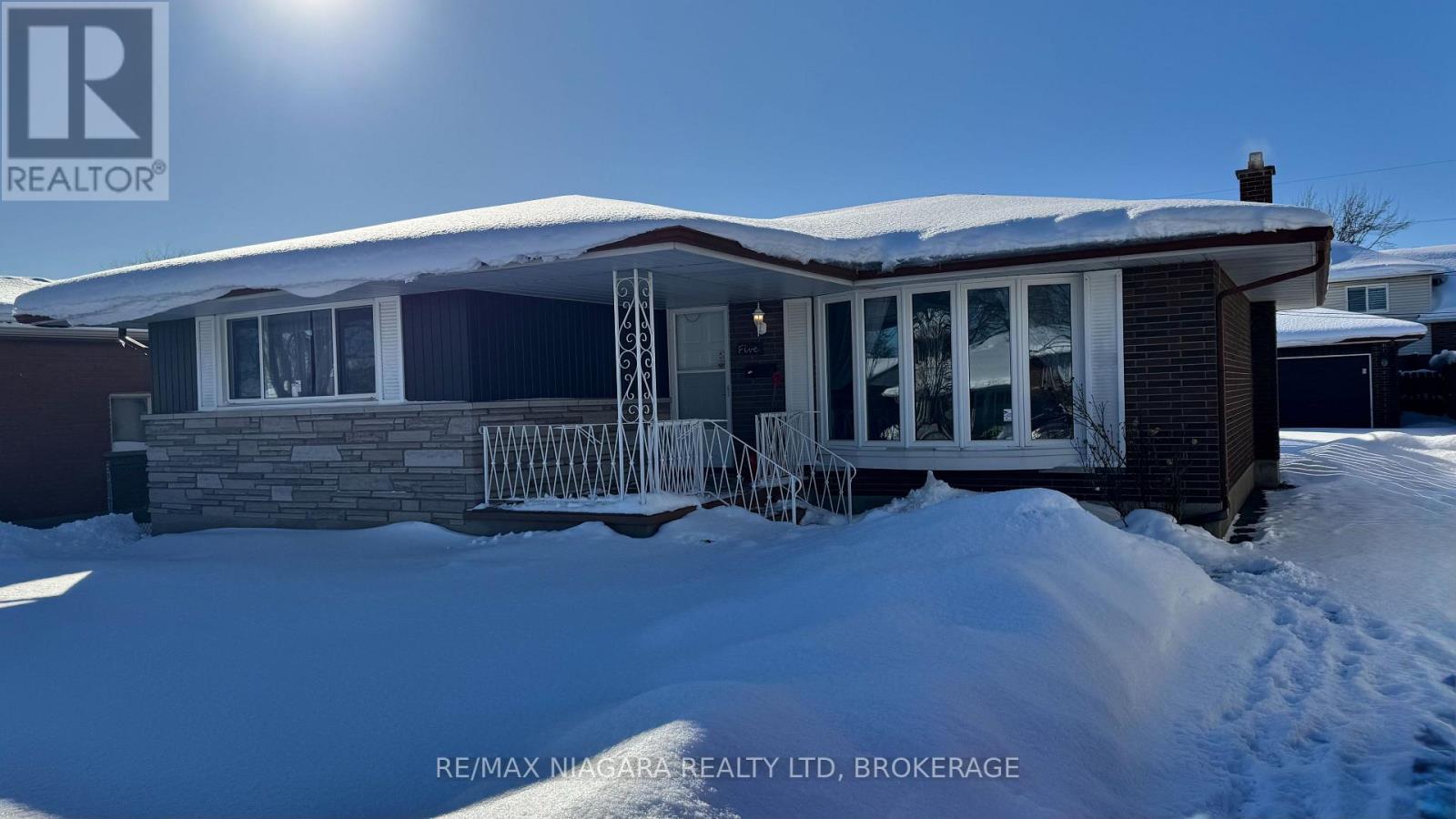 Main Floor - 5 St. Charles Drive, Thorold, Ontario  L2V 2W3 - Photo 1 - X12744534