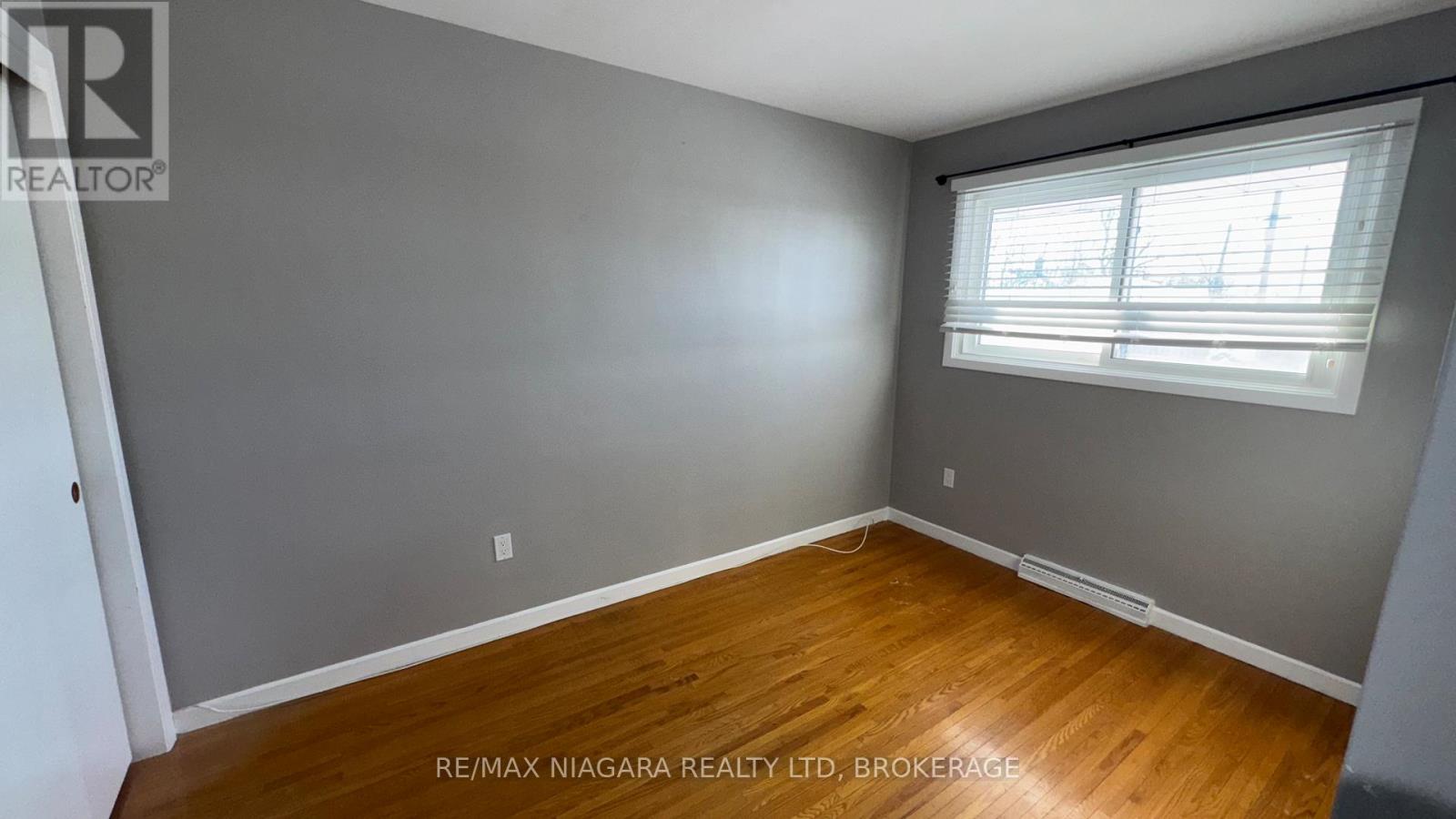 Main Floor - 5 St. Charles Drive, Thorold, Ontario  L2V 2W3 - Photo 16 - X12744534