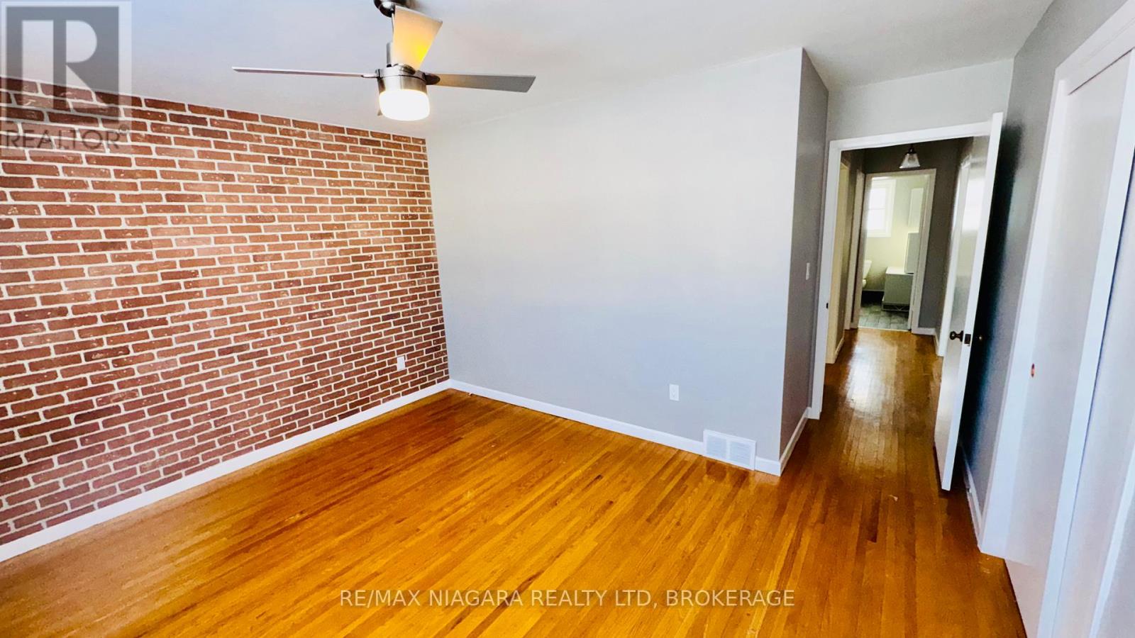 Main Floor - 5 St. Charles Drive, Thorold, Ontario  L2V 2W3 - Photo 14 - X12744534