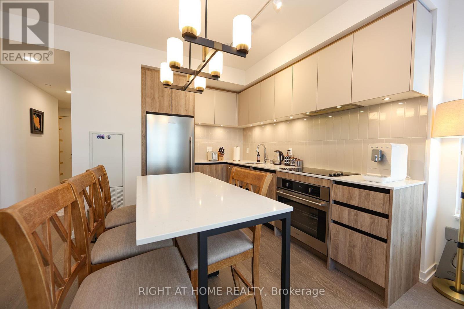 D433 - 8 Beverley Glen Boulevard, Vaughan, Ontario  L4J 7V1 - Photo 10 - N12745794