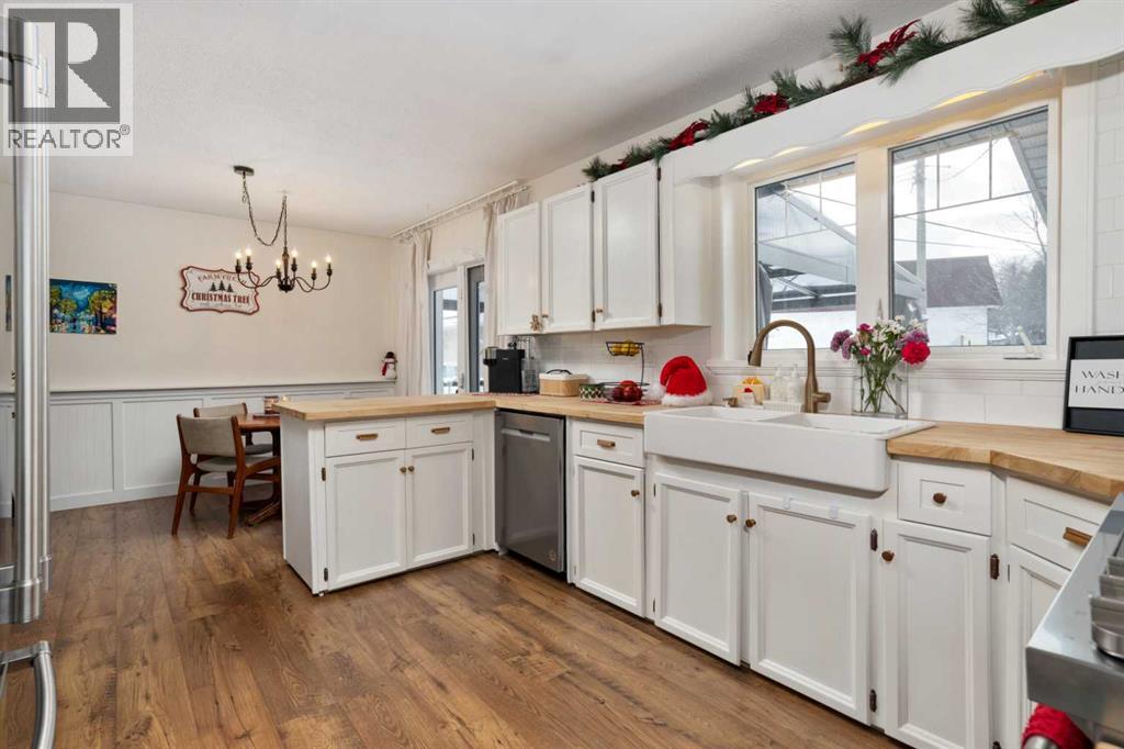 2 Grand Park Crescent, Camrose, Alberta  T4V 2K4 - Photo 5 - A2275247