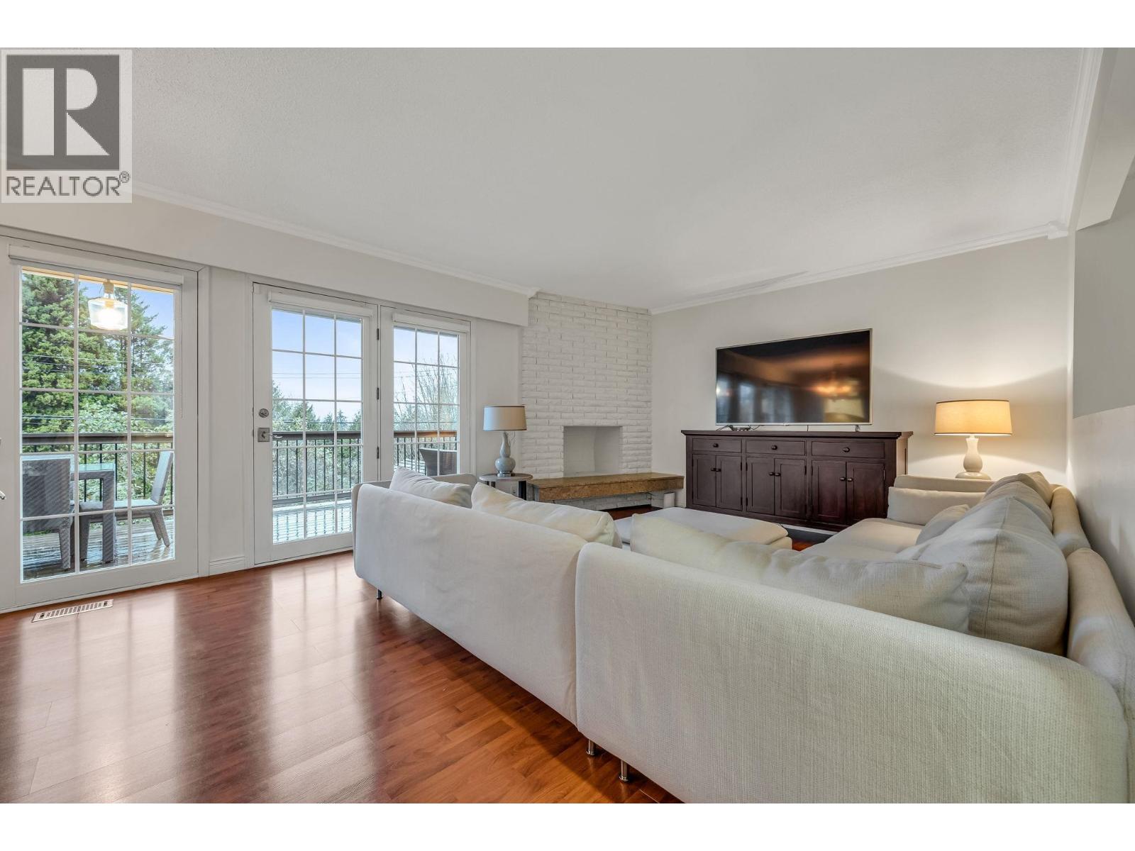 295 N Gamma Avenue, Burnaby, British Columbia  V5C 1Y2 - Photo 9 - R3083044