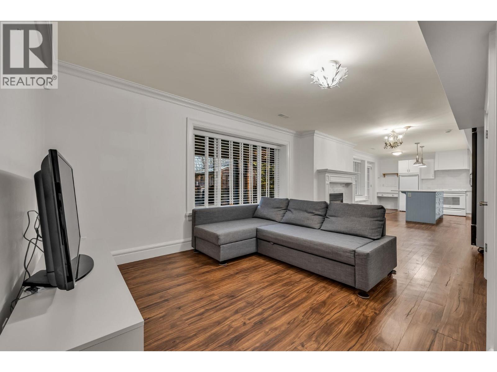 295 N Gamma Avenue, Burnaby, British Columbia  V5C 1Y2 - Photo 8 - R3083044