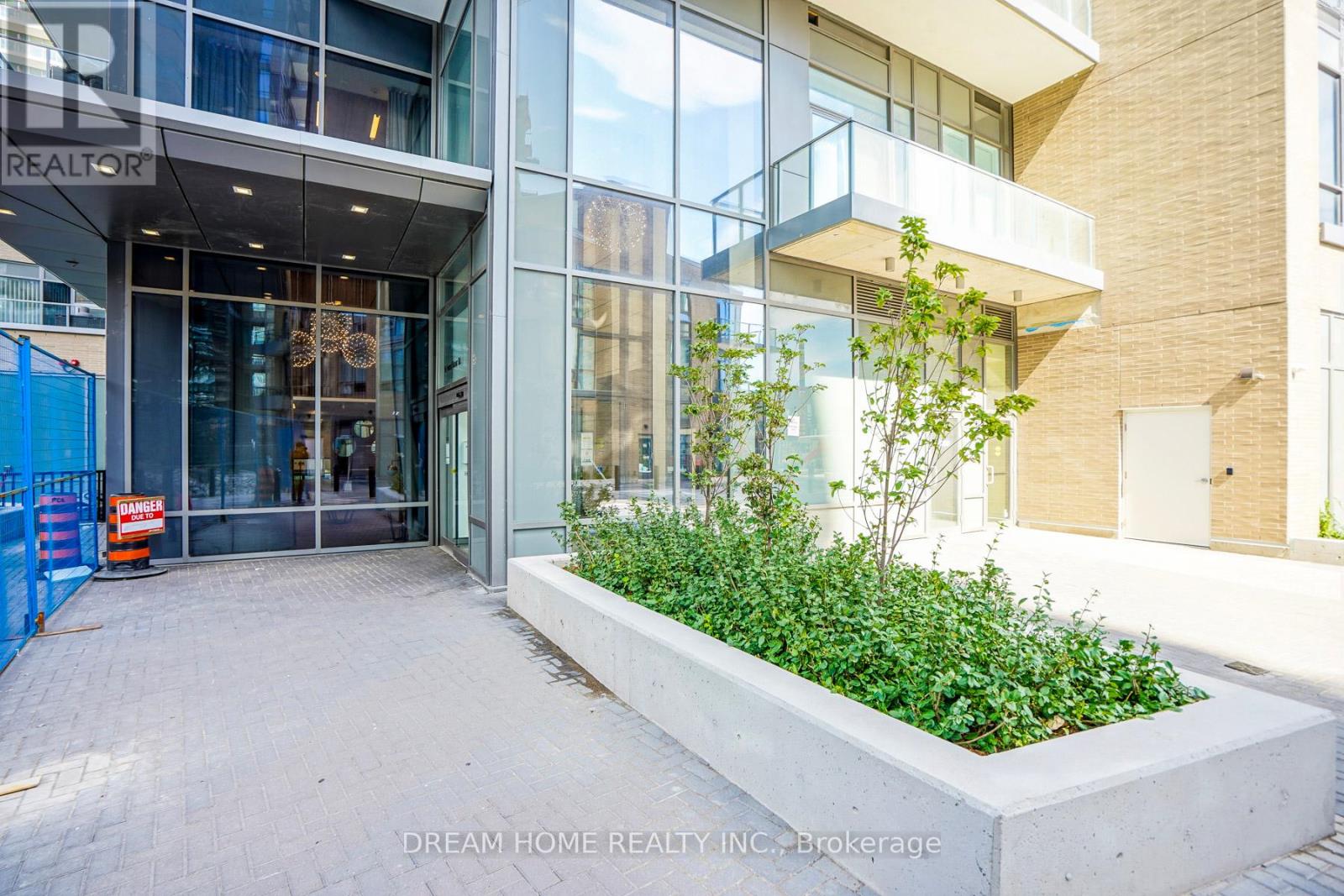 2108 - 56 Forest Manor Road, Toronto, Ontario  M2J 0E5 - Photo 2 - C12746886