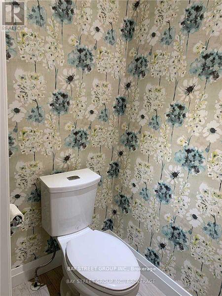 615 Summer Park Crescent, Mississauga, Ontario  L5B 4E8 - Photo 6 - W12746890