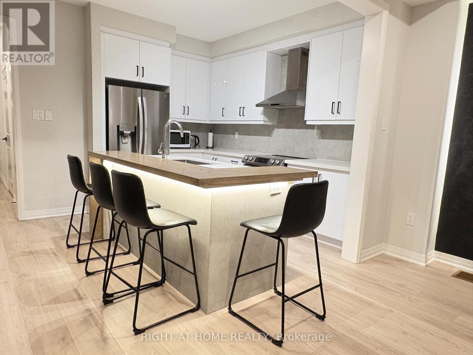 95 Shepherd Drive, Barrie, Ontario  L9J 0K4 - Photo 6 - S12742514