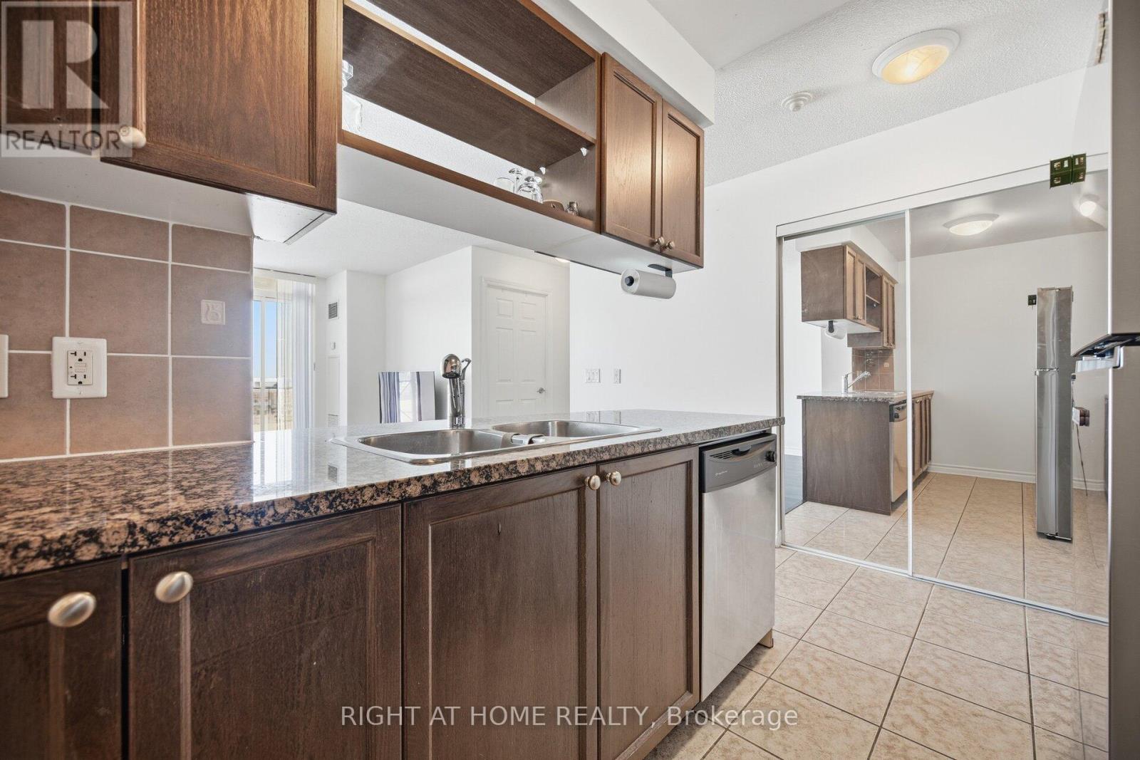 802 - 2325 Central Park Drive, Oakville, Ontario  L6H 0E5 - Photo 15 - W12641694