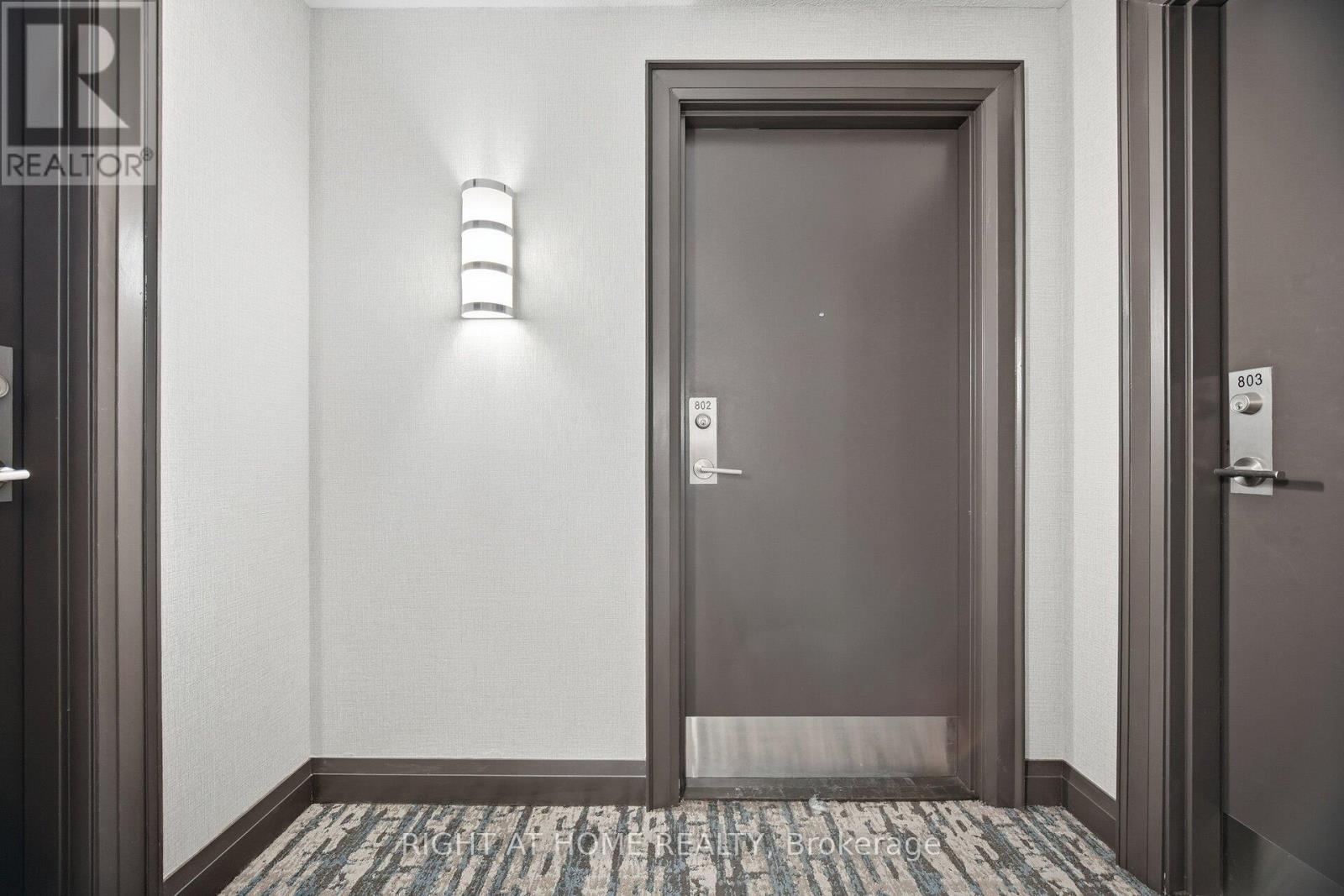 802 - 2325 Central Park Drive, Oakville, Ontario  L6H 0E5 - Photo 7 - W12641694