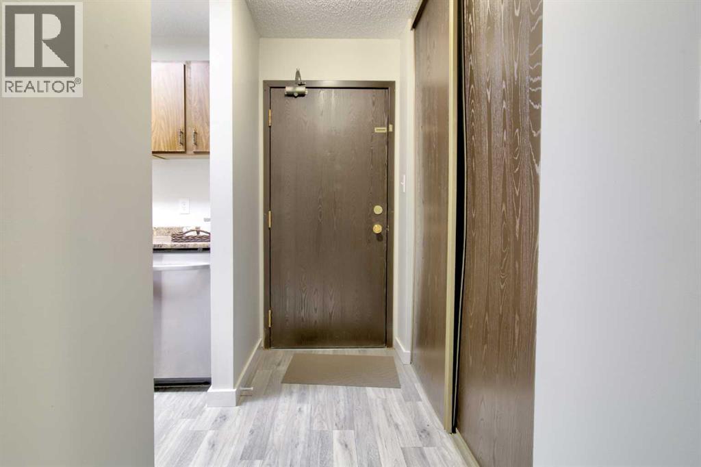 104, 403 Columbia Boulevard W, Lethbridge, Alberta  T1K 5R8 - Photo 2 - A2283223