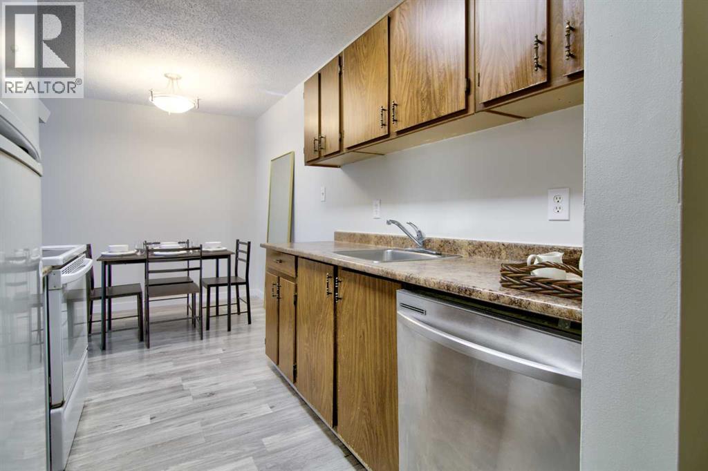 104, 403 Columbia Boulevard W, Lethbridge, Alberta  T1K 5R8 - Photo 3 - A2283223