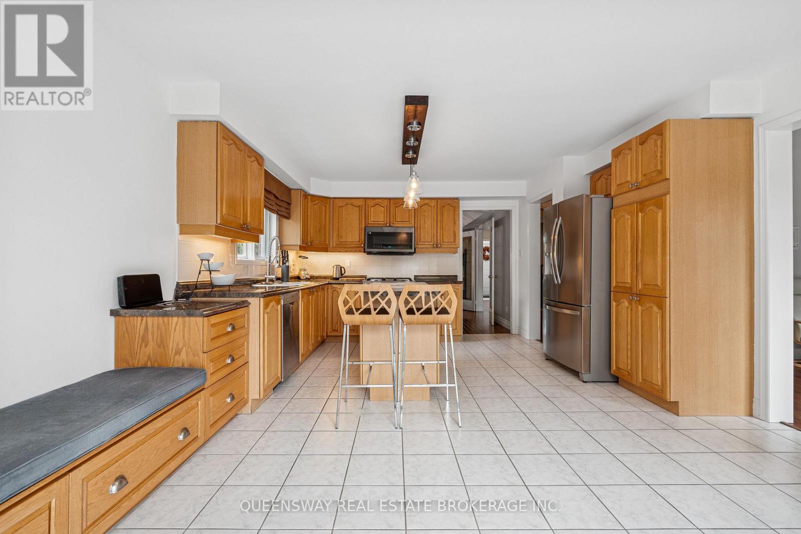 69 Cityview Circle, Barrie, Ontario  L4N 7V1 - Photo 11 - S12746916