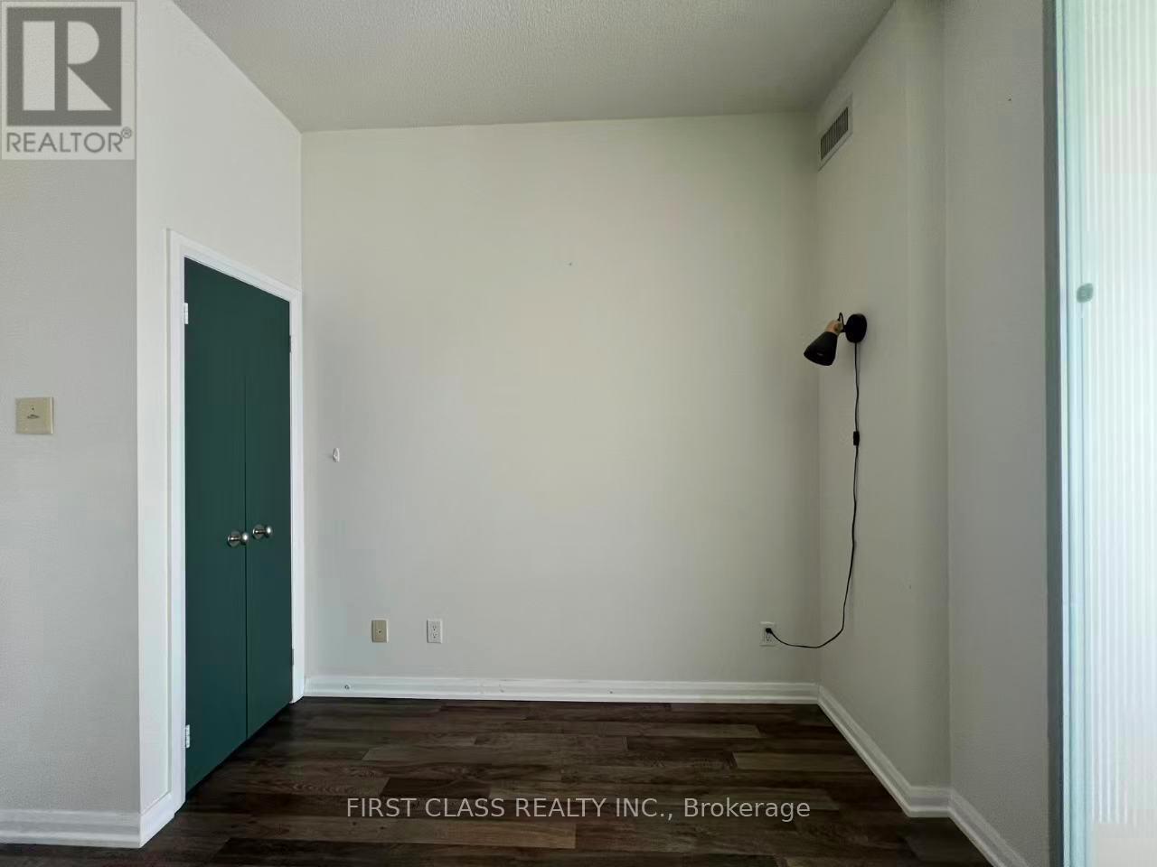 1827 - 111 Elizabeth Street, Toronto, Ontario  M5G 1P7 - Photo 9 - C12685186