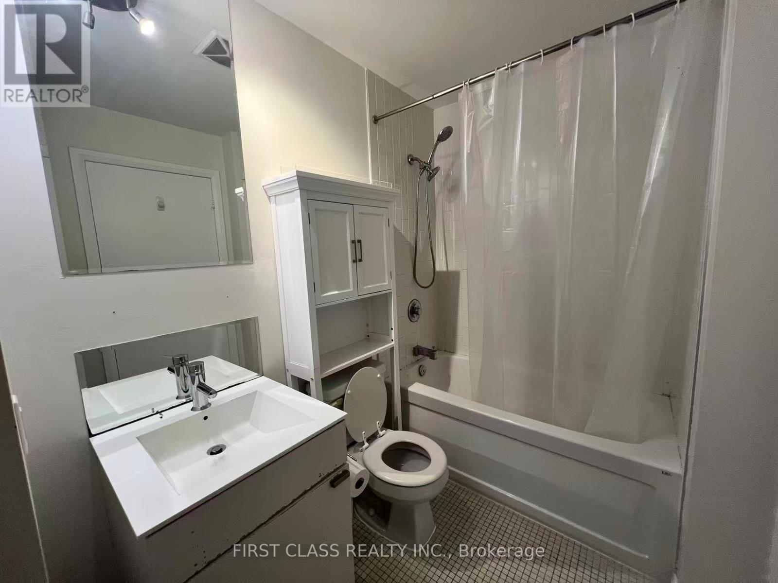1827 - 111 Elizabeth Street, Toronto, Ontario  M5G 1P7 - Photo 11 - C12685186