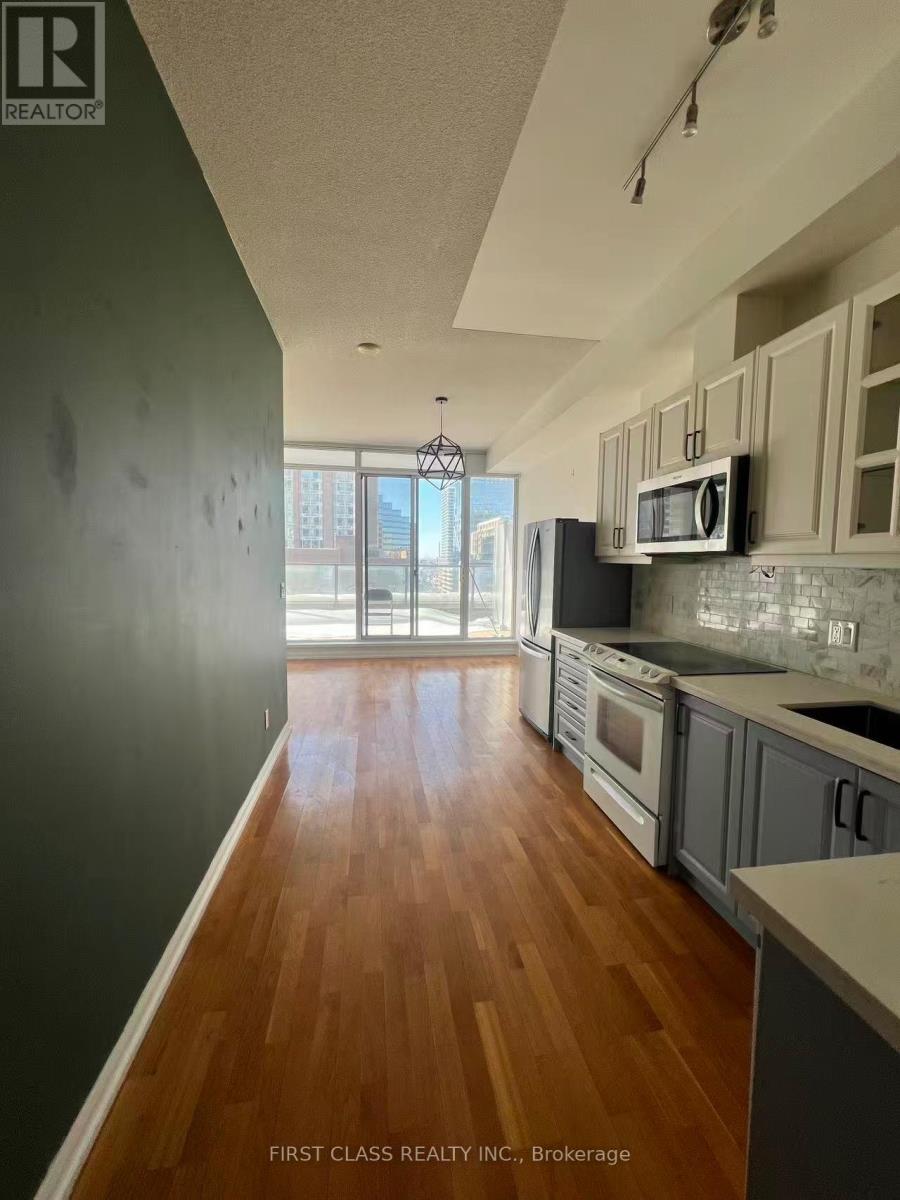 1827 - 111 Elizabeth Street, Toronto, Ontario  M5G 1P7 - Photo 2 - C12685186