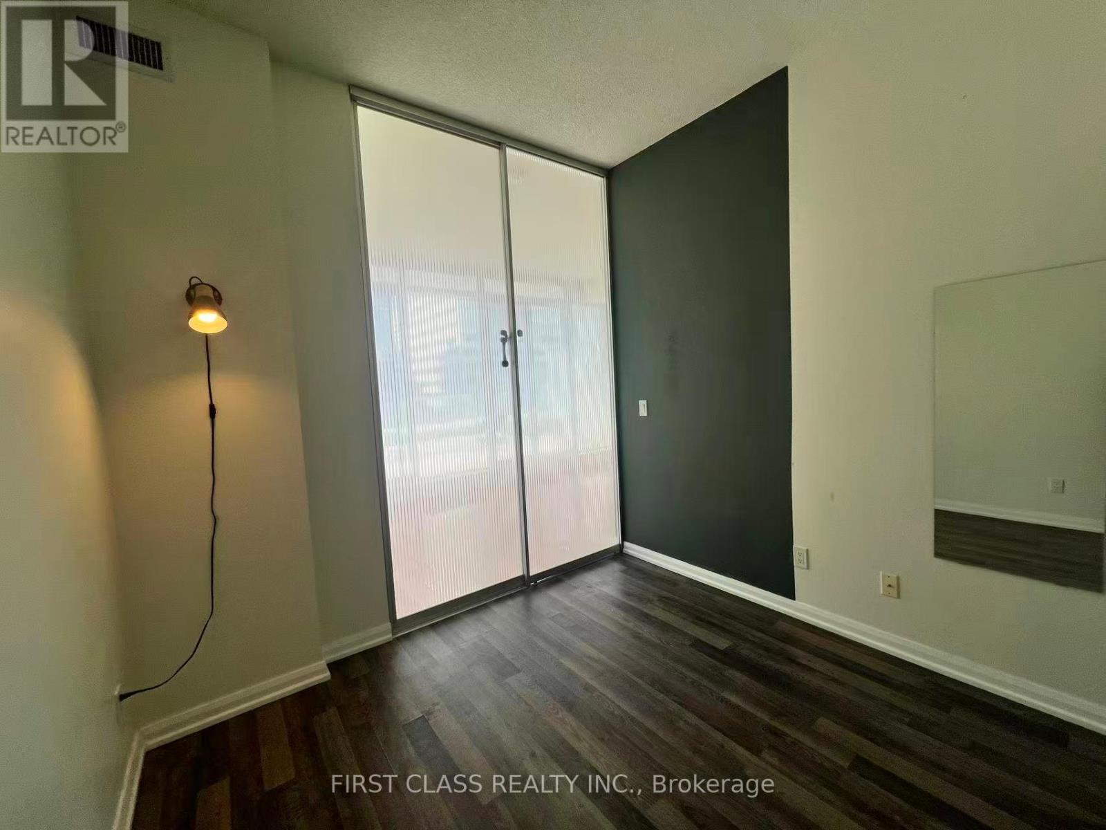 1827 - 111 Elizabeth Street, Toronto, Ontario  M5G 1P7 - Photo 10 - C12685186