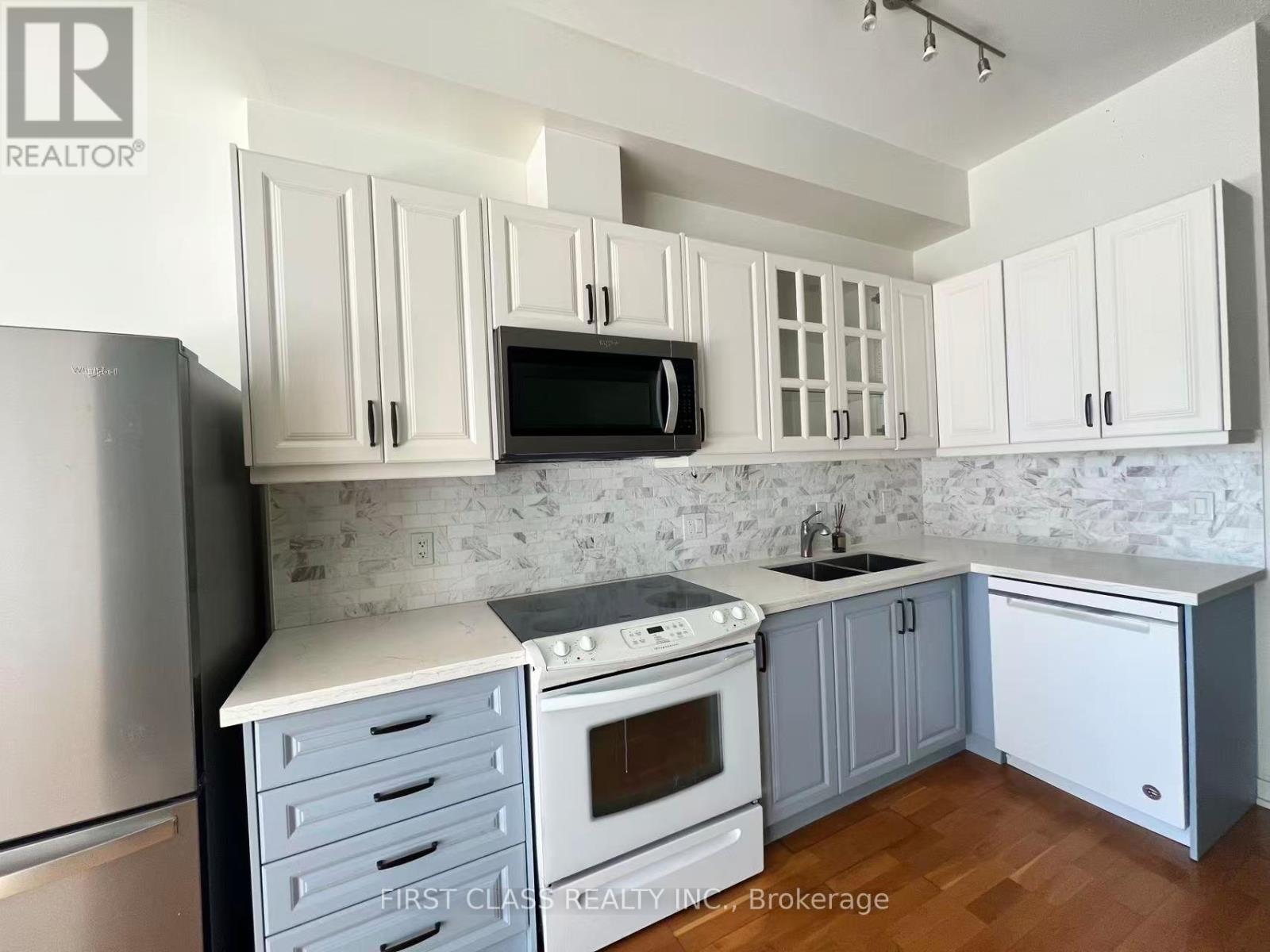 1827 - 111 Elizabeth Street, Toronto, Ontario  M5G 1P7 - Photo 5 - C12685186