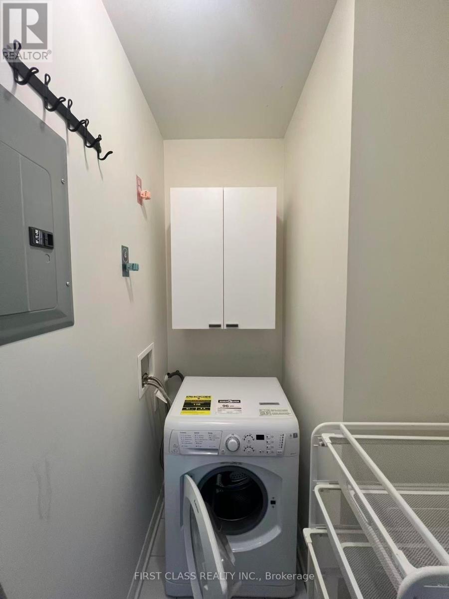 1827 - 111 Elizabeth Street, Toronto, Ontario  M5G 1P7 - Photo 12 - C12685186