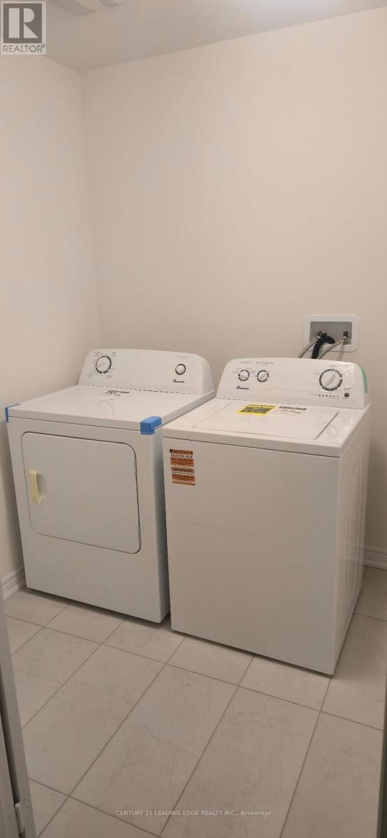 129 Vine Cliff Boulevard, Markham, Ontario  L6C 3T5 - Photo 8 - N12708390