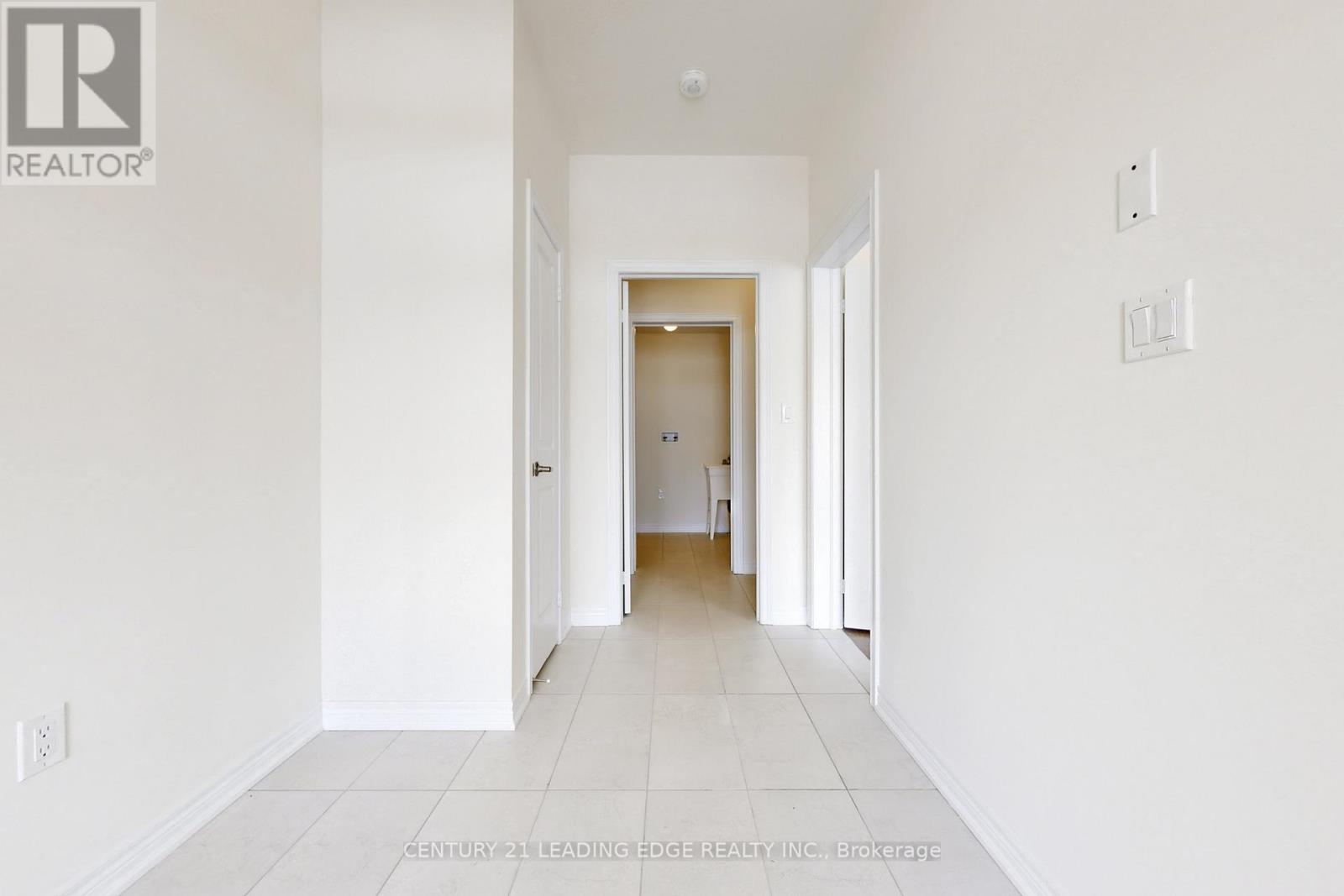 129 Vine Cliff Boulevard, Markham, Ontario  L6C 3T5 - Photo 9 - N12708390