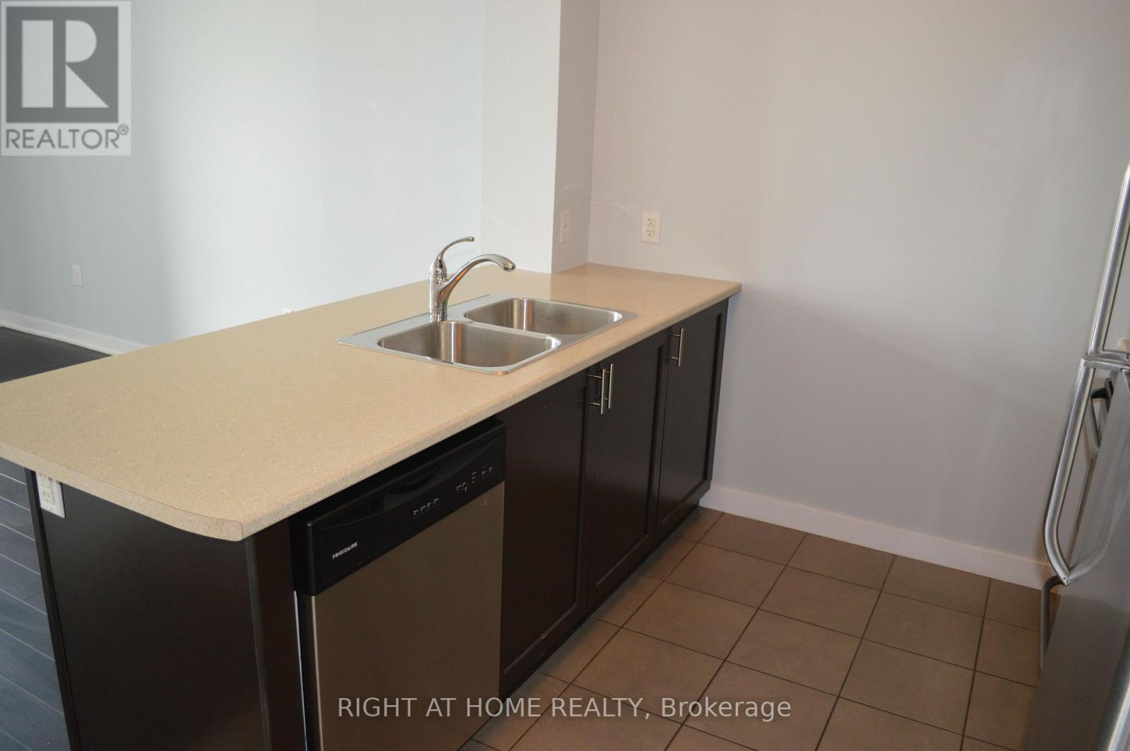 414 - 5020 Corporate Drive, Burlington, Ontario  L7L 0H7 - Photo 6 - W12746918