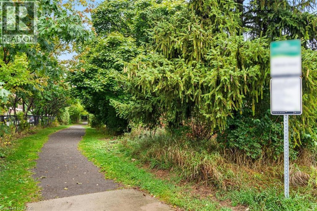 2551 Sixth Line Unit# 3, Oakville, Ontario  L6H 0H7 - Photo 31 - 40773124