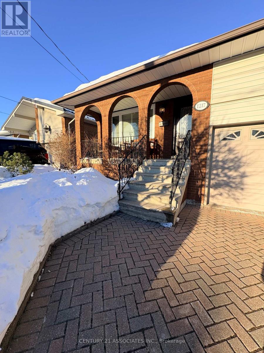 1217 ALEXANDRA AVENUE, Mississauga, Ontario