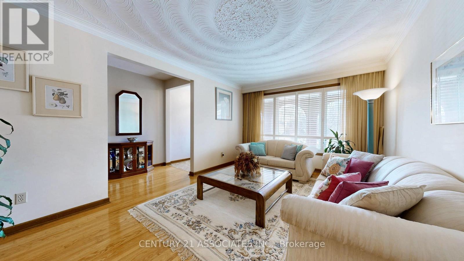 1217 Alexandra Avenue, Mississauga, Ontario  L5E 2A4 - Photo 11 - W12475265