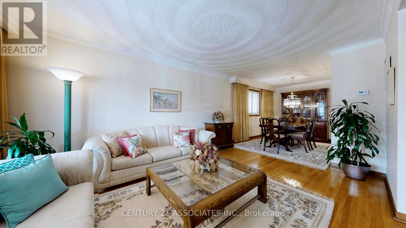 1217 Alexandra Avenue, Mississauga, Ontario  L5E 2A4 - Photo 12 - W12475265