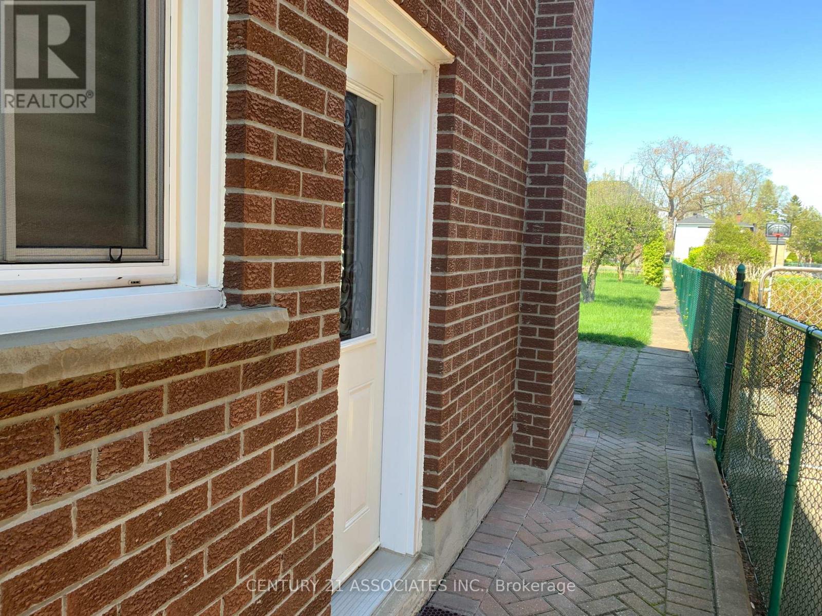 1217 Alexandra Avenue, Mississauga, Ontario  L5E 2A4 - Photo 37 - W12475265