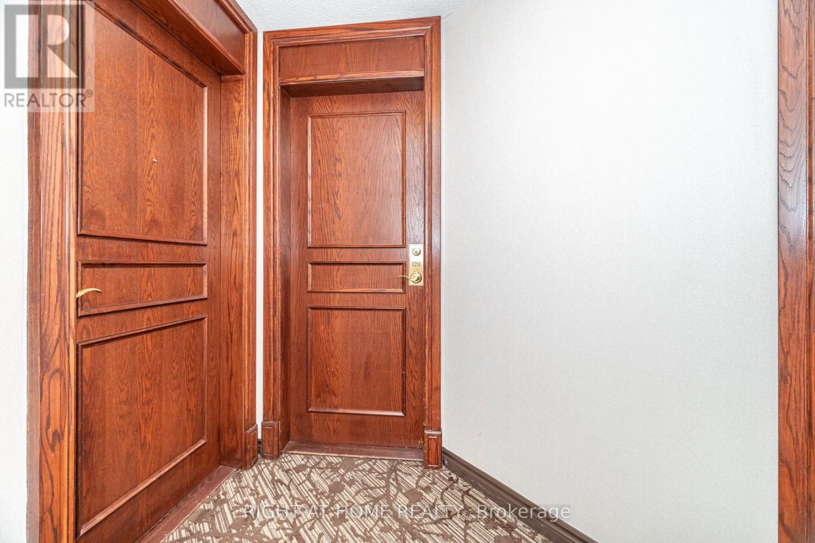 1211 - 2545 Erin Centre Boulevard, Mississauga, Ontario  L5M 6Z9 - Photo 2 - W12746926