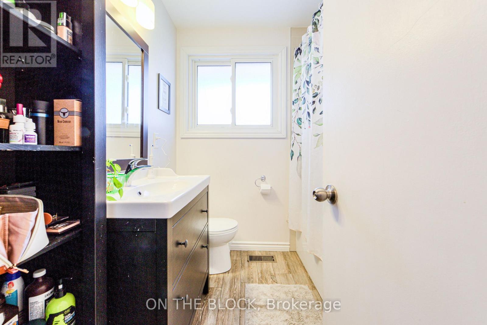 Upper - 151 Nugent Drive, Hamilton, Ontario  L8H 2N3 - Photo 17 - X12746942