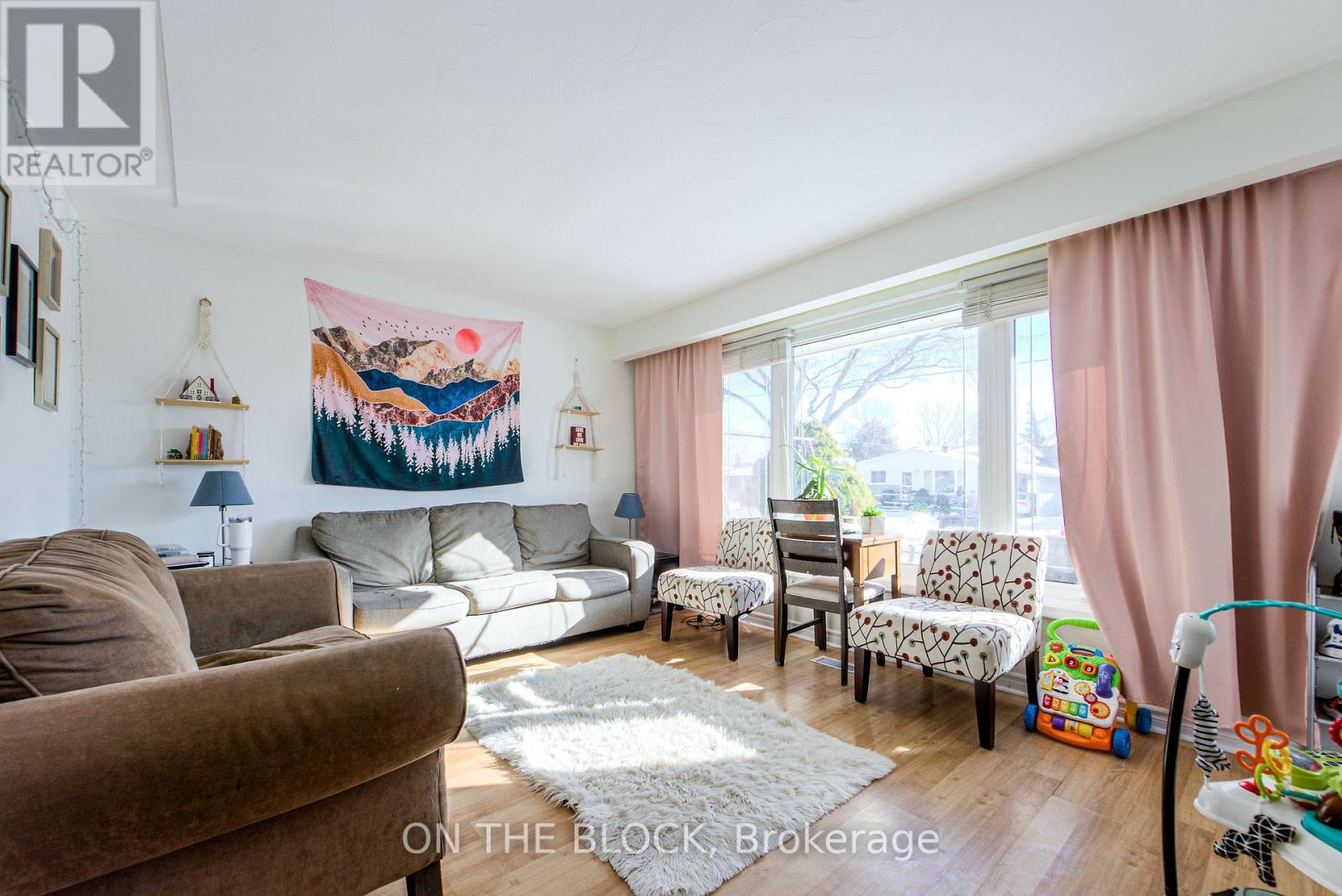 Upper - 151 Nugent Drive, Hamilton, Ontario  L8H 2N3 - Photo 2 - X12746942