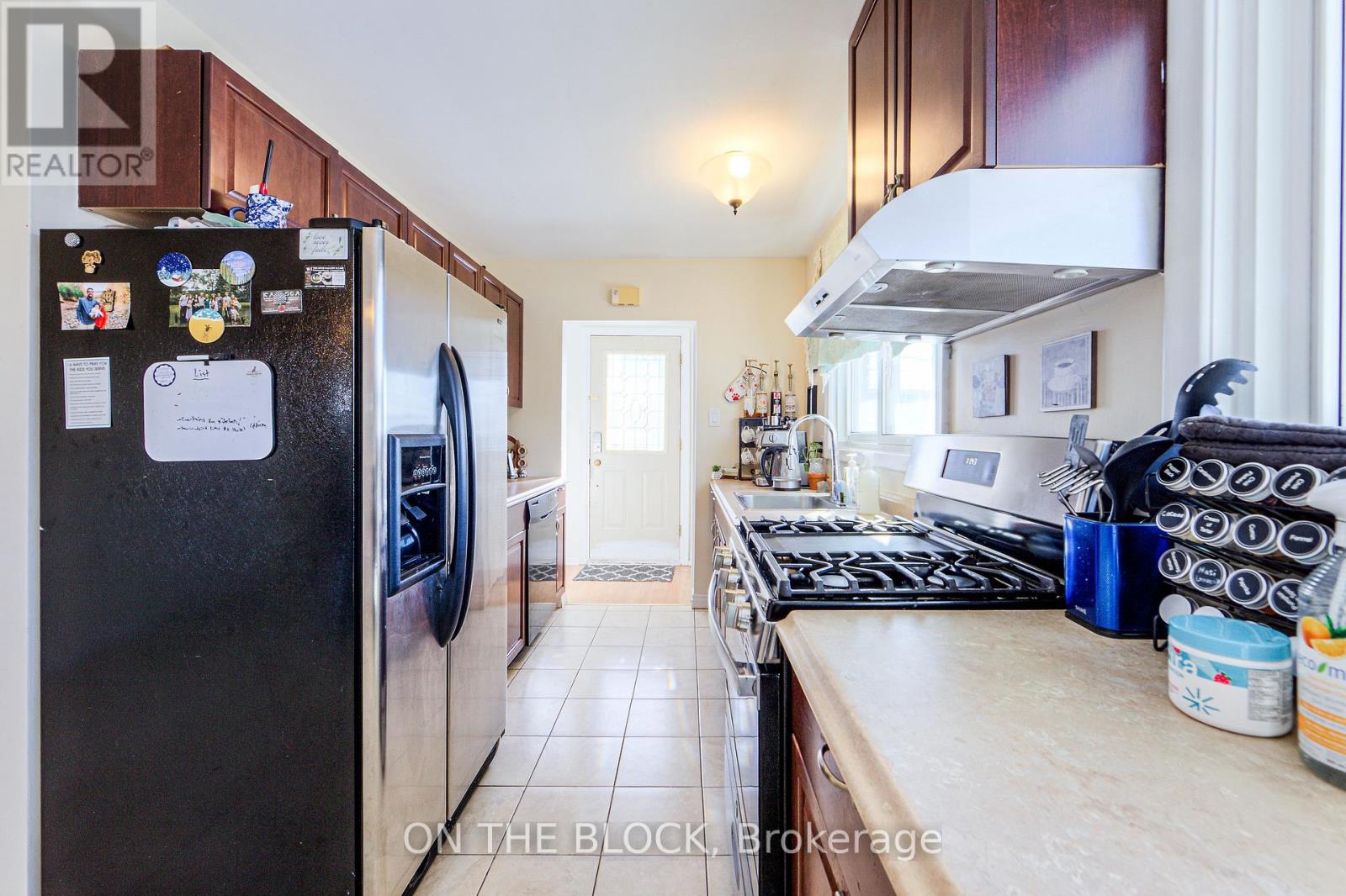 Upper - 151 Nugent Drive, Hamilton, Ontario  L8H 2N3 - Photo 8 - X12746942