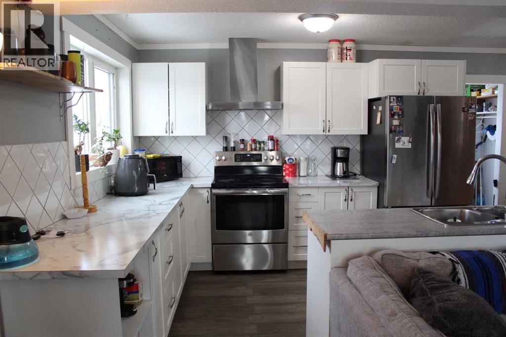 409 2nd Street Ne, Manning, Alberta  T0H 2M0 - Photo 3 - A2179481