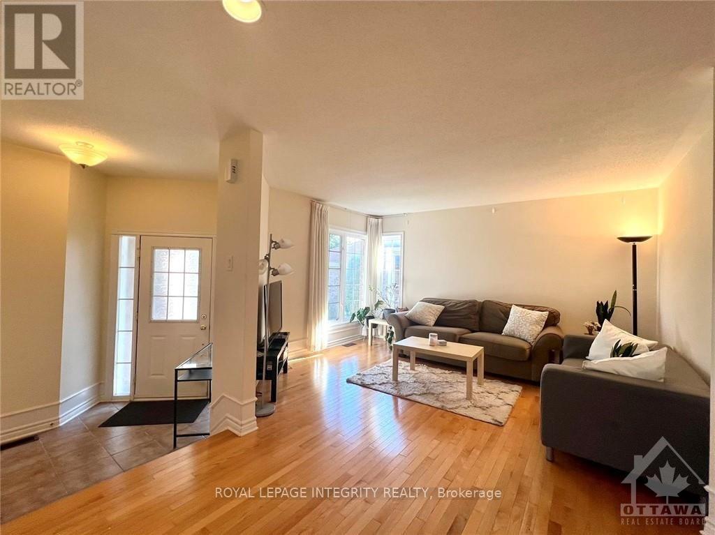 106 Cedar Valley Drive, Ottawa, Ontario  K2M 3A3 - Photo 4 - X12746970